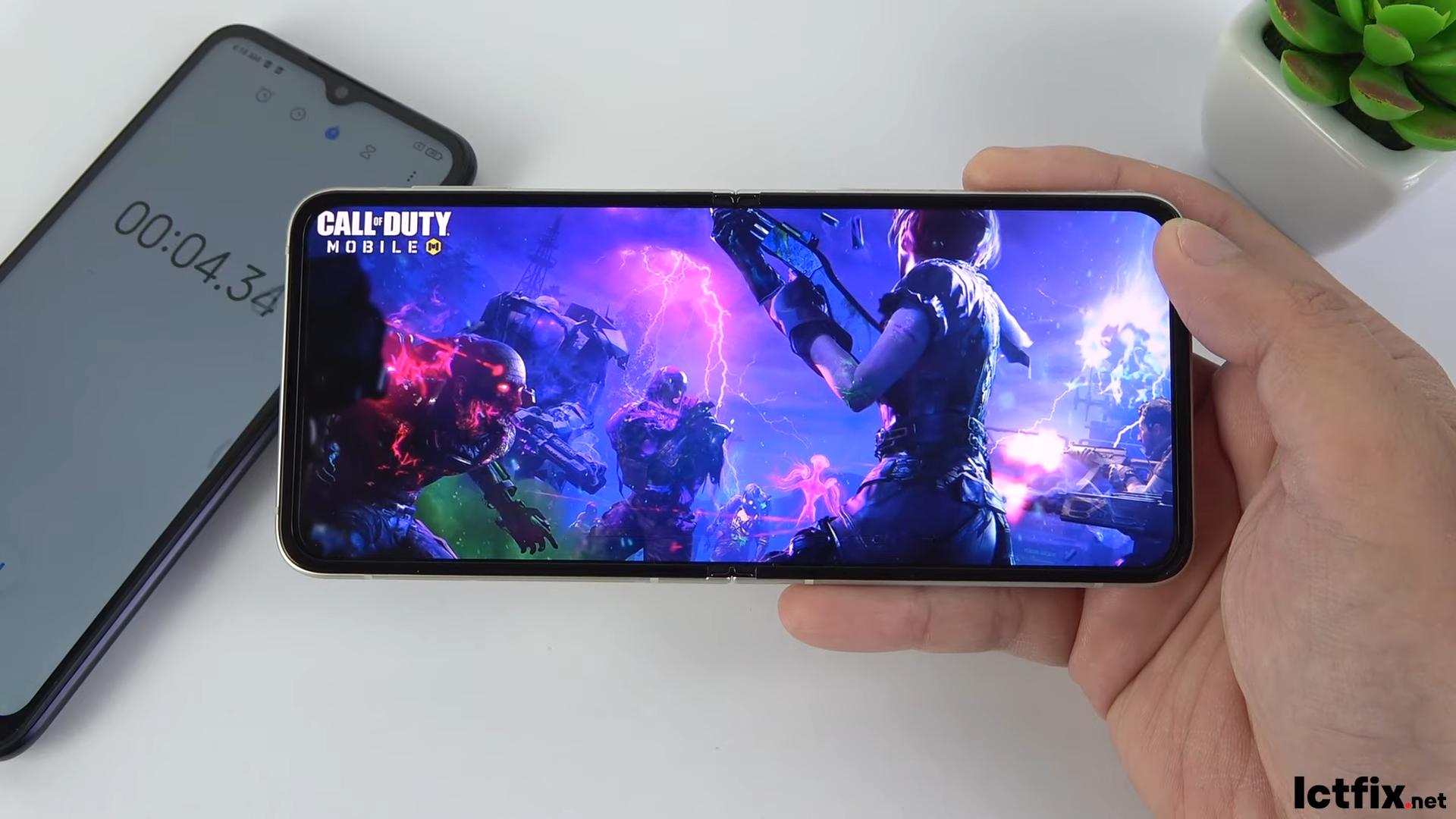 Samsung Z Flip 3 5G Call of Duty Gaming test 