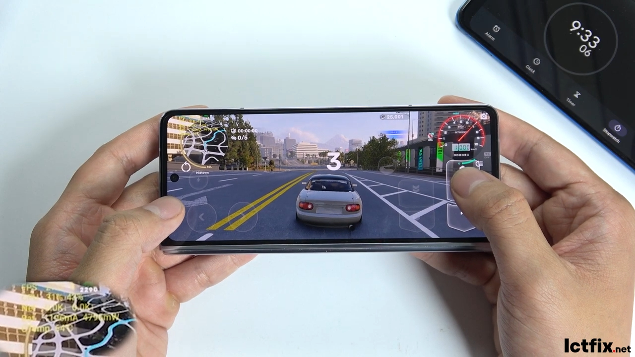 Samsung Galaxy Z Fold 5 CarX Street Gaming test 