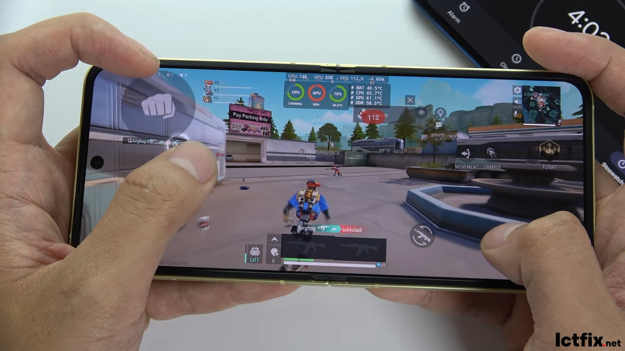 Samsung Galaxy Z Flip 6 Farlight 84 Gaming test 